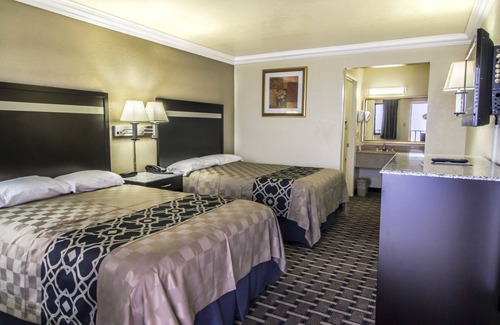 Hunt Club Hotel | Inn of America - Palm Beach Gardens