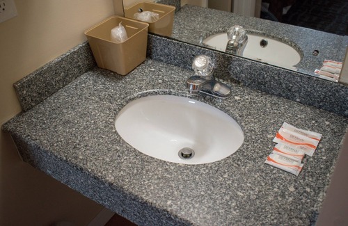 Lenoir City Hotel | Inn Of Lenoir Motor Lodge