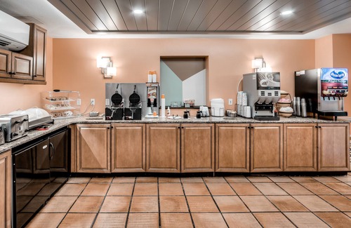 Park Shore Hotel | Inn of Naples, Tapestry Collection by Hilton