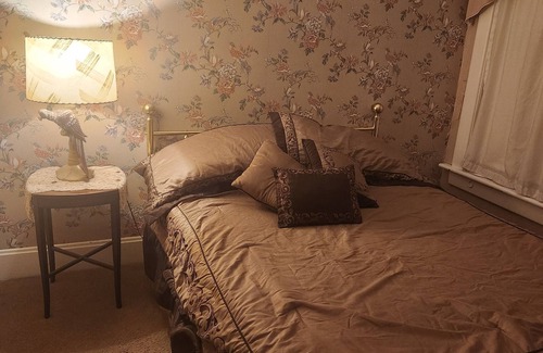 Allerton Cama Y Desayuno | Inn of the Six-Toed Cat