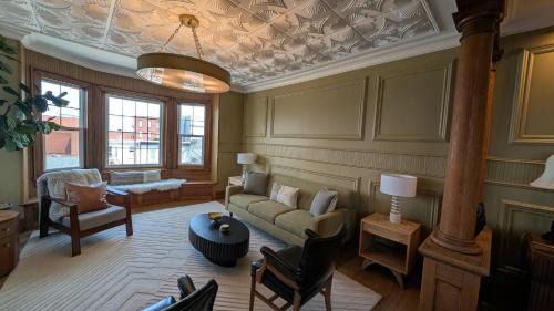South Main Street Apartamento | Inn on Main - Downtown Penthouse