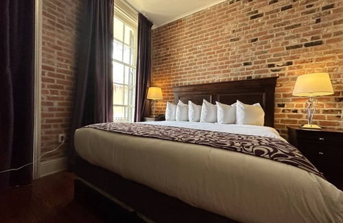 French Quarter Hotel | Inn on St. Peter