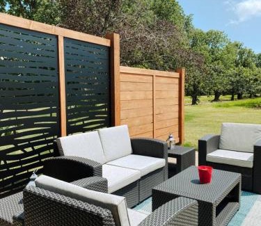 Lincoln Casa | Inn The Orchard, Modern Cottage, private Hot Tub