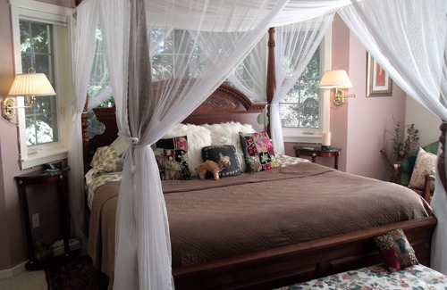 Friday Harbor Cama Y Desayuno | Inn to the Woods B&B
