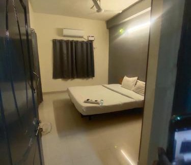 Porur Hotel | Inn34 By Blessings Hospitality - Porur Near DLF