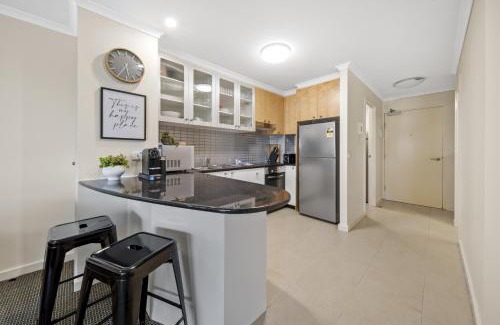 Braddon Apartamento | Inner-City 2-Bed with Parking, Pool, Gym & BBQ