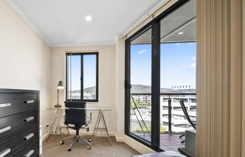 Braddon Apartamento | Inner-City 2-Bed with Parking, Pool, Gym & BBQ