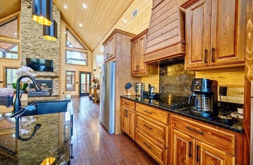 Pickens Cabina | INNER PEACE 2024 Luxury Cabin: XL Hot Tub 2Firpl - Perfect for family & friends