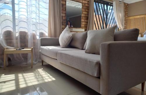 Krugersdorp Casa | Inni Bush Guesthouse