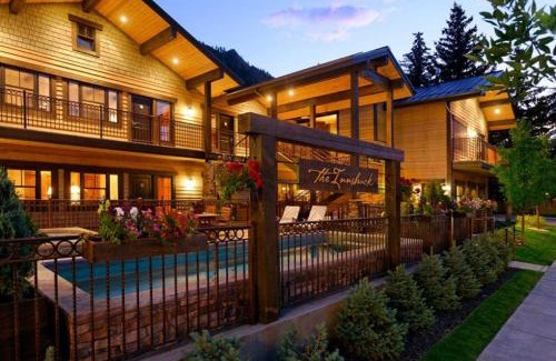 West End Casa | Innsbruck Aspen Deluxe One-Bedroom Garden Residence 1, Located on Main Street