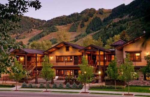 West End Casa | Innsbruck Aspen Deluxe One-Bedroom Garden Residence 03 w/Hot tub, Centrally located