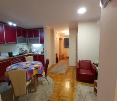 Uzice Apartamento | Ino 99