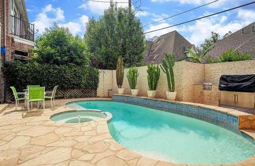 Uptown Casa | INSPERIT Home at Galleria with heated pool spa