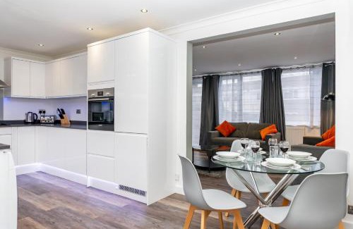Swindon Apartamento | Inspiration by Olauda SA - 3 Bed House with Free Parking