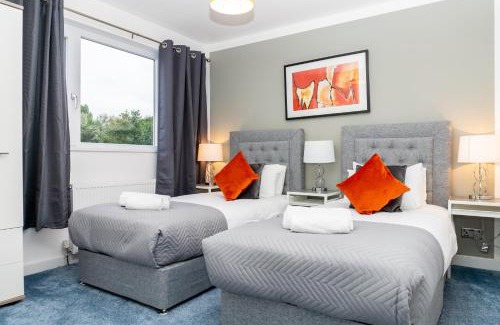 Swindon Apartamento | Inspiration by Olauda SA - 3 Bed House with Free Parking