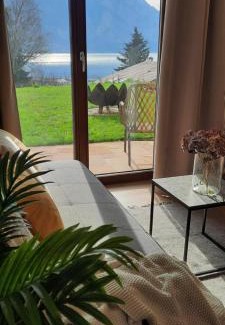 Altmuenster Apartamento | Inspiration - zwei Terrassen mit Seeblick und Garten
