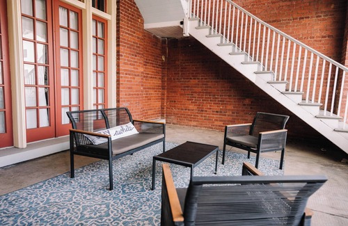 Danville Apartamento | Insta-worthy 2Bd/1Ba Apt Steps from Downtown!