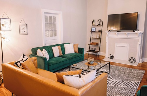 Danville Apartamento | Insta-worthy 2Bd/1Ba Apt Steps from Downtown!
