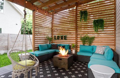 East Cesar Chavez Casa | Insta-worthy - 6BR Home Rainey Street - 6 min walk