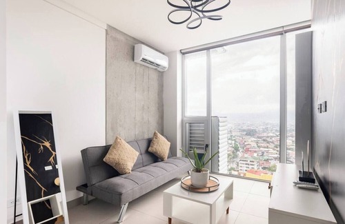 Curridabat Apartamento | Insta-worthy Apartment in Beautiful Neighborhood