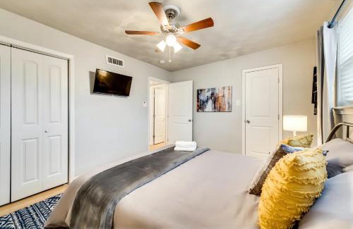 Old East Dallas Apartamento | Insta-Worthy Flat and Arboretum Tickets Included