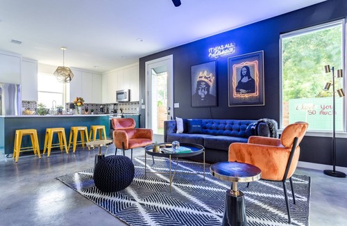 East Cesar Chavez Casa | Insta-worthy Two House Corner Compound
