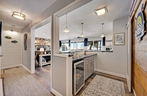 Ellison Bay Cabaña | Insta-worthy Waterfront Cottage with Hot Tub