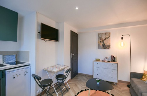 Barbizon Apartamento | INSTANT FLEURY: cozy studio with secret garden!