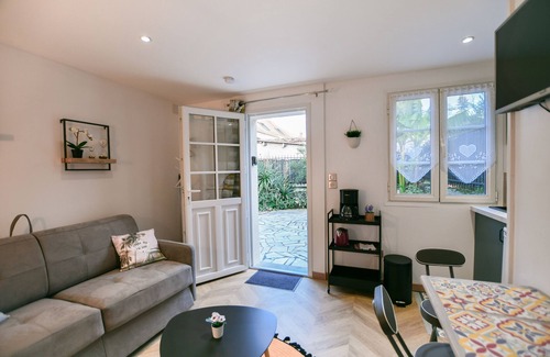 Barbizon Apartamento | INSTANT FLEURY: cozy studio with secret garden!