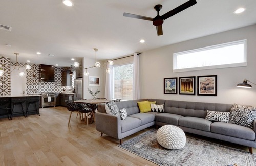East MLK Casa | InstaWorthy Group Travel Retreat | 3.5 Miles to DT