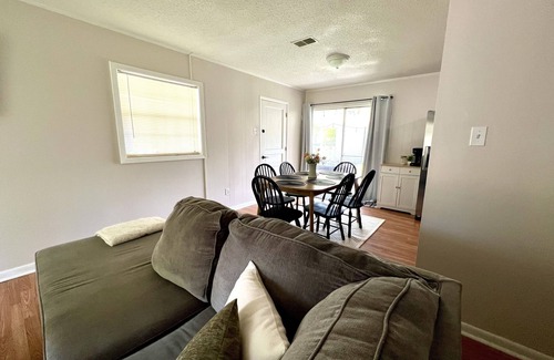 Gulfport Casa | InstaWorthy Spa Oasis ~ KING Adjustable Base Bed ~ 15Min to Beach