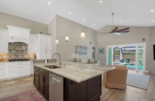 Interchange Square Casa | Intercoastal Oasis Heated Pool & Dock in peaceful Vero Beach!