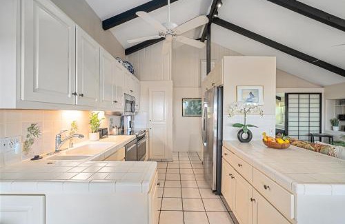 Downtown Lahaina Casa | International Colony Club 43 · ICC 43 Spacious 2BD Cottage Walk