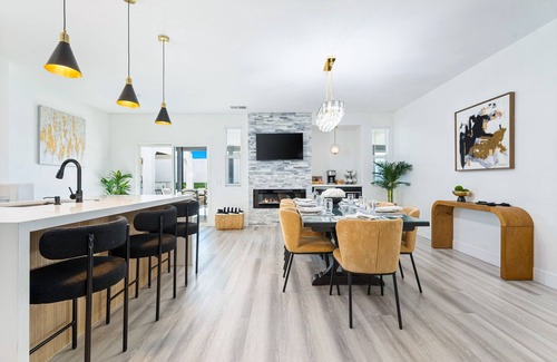 Coachella Casa | Interstellar w/Pool, Golf, & Game room/Sleeps 23!