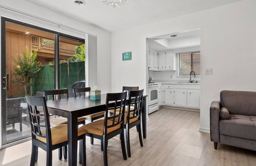 Atlantic Beach Casa | Intimate patio home w/private sundeck, grill, and fenced yard--close to beach