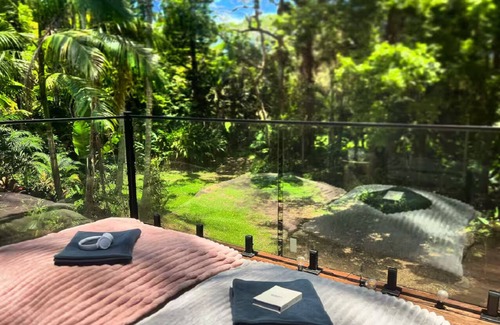 Elanora Casa | Intimate Rainforest abode