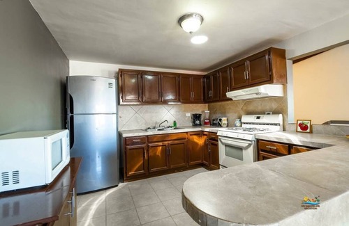 Verdugo Condominio | InTown Beach condo frente - condominio de Casey 1