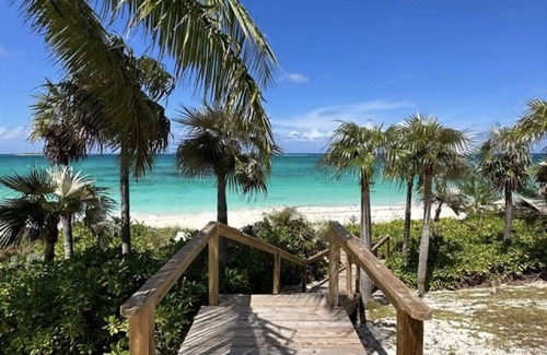 Winding Bay Casa | Introducing a private paradise in the tropical wonderland Double Bay Bahamas.