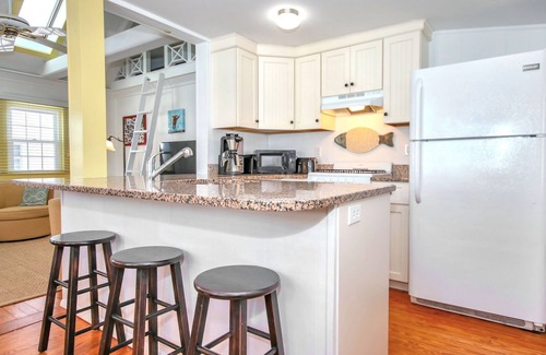 Stone Harbor Casa | Introducing Stone Court Cottage, a charming vacation rental available for your summer vacation