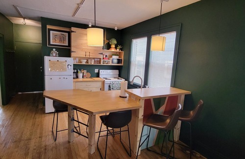 University Circle Apartamento | Invidiosamente verde #3 *Family Run*