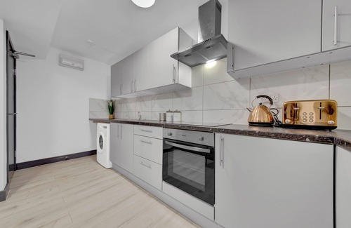London Borough of Hounslow Apartamento | Inviting 1-bed House in Feltham