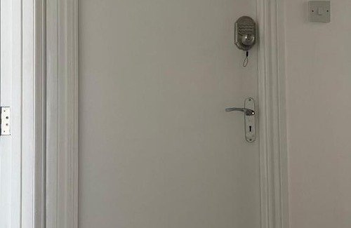 Clayhall Apartamento | Inviting 2-Bed Apartment in Ilford