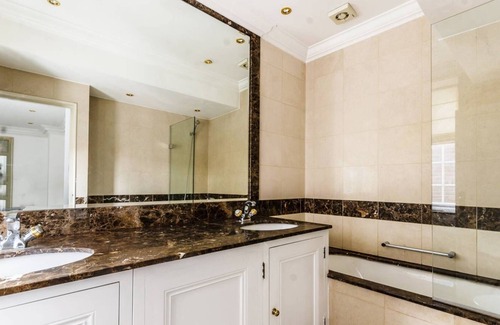 Knightsbridge Apartamento | Inviting 2-bed Apartment in London