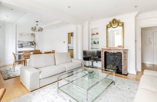 Knightsbridge Apartamento | Inviting 2-bed Apartment in London
