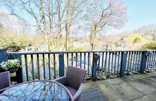 Bont Newydd Chalet De Esquí | Inviting 2-Bed Chalet in Caernarfon