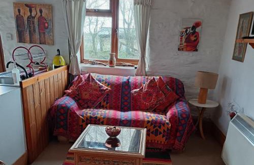 Newcastle Emlyn Casa | Inviting 2-Bed Cottage in Newcastle Emlyn