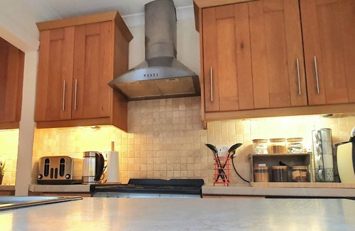 Windsor City Centre Cabaña | Inviting 2-bed Cottage in Windsor