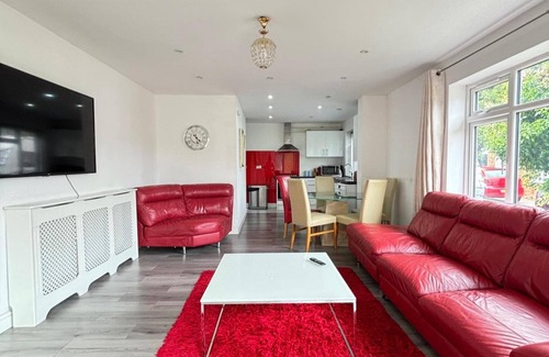 Lacey Green Casa | Inviting 2-bed Fully Furnished House-high Wycombe