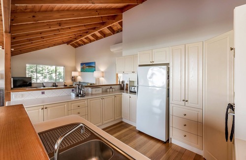 Dunsborough Cabaña | INVITING 2 STOREY COASTAL COTTAGE SITUATED HIGH ABOVE OLD DUNSBOROUGH