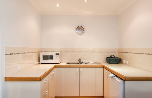 Dunsborough Cabaña | INVITING 2 STOREY COASTAL COTTAGE SITUATED HIGH ABOVE OLD DUNSBOROUGH